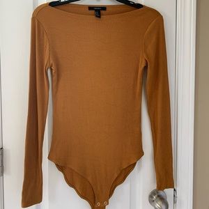 🌺 Long-sleeve ribbed bodysuit 🌺